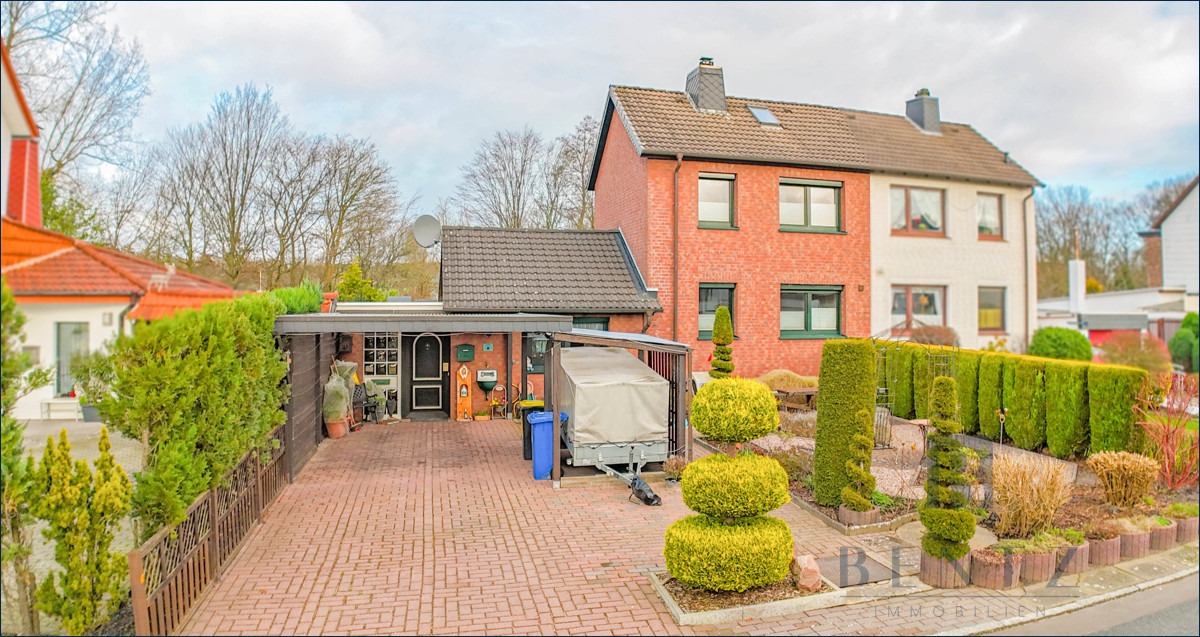 Doppelhaushälfte im Eckernfeld