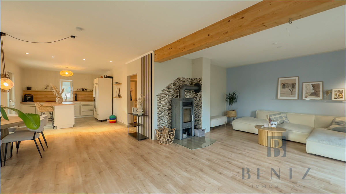 Wohnzimmer mit Essbereich