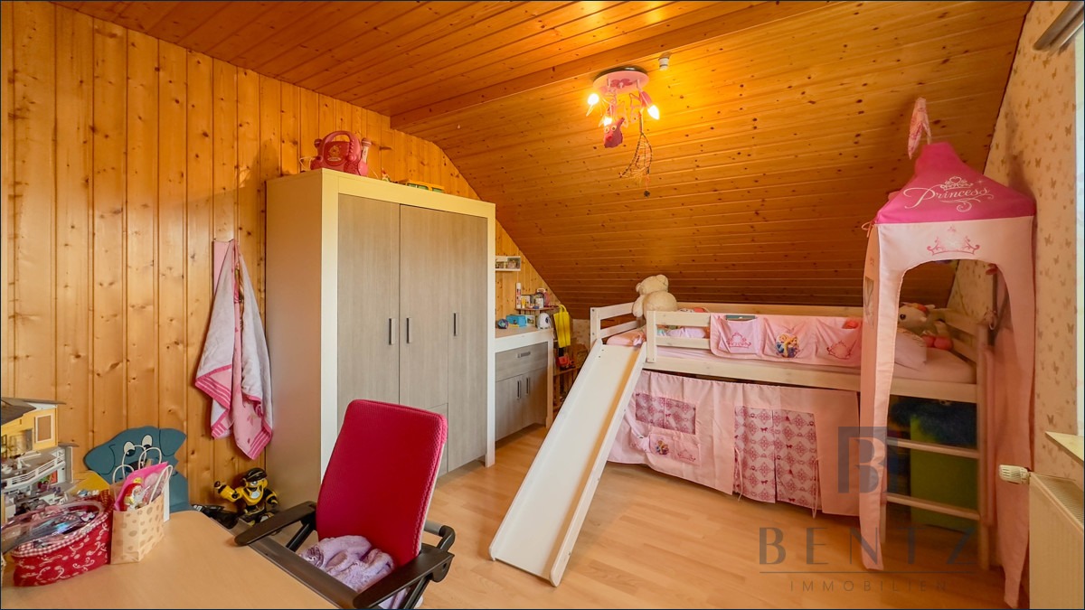 Kinderzimmer / Büro