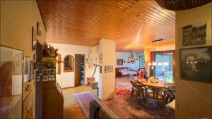 Flur und Wohnbereich