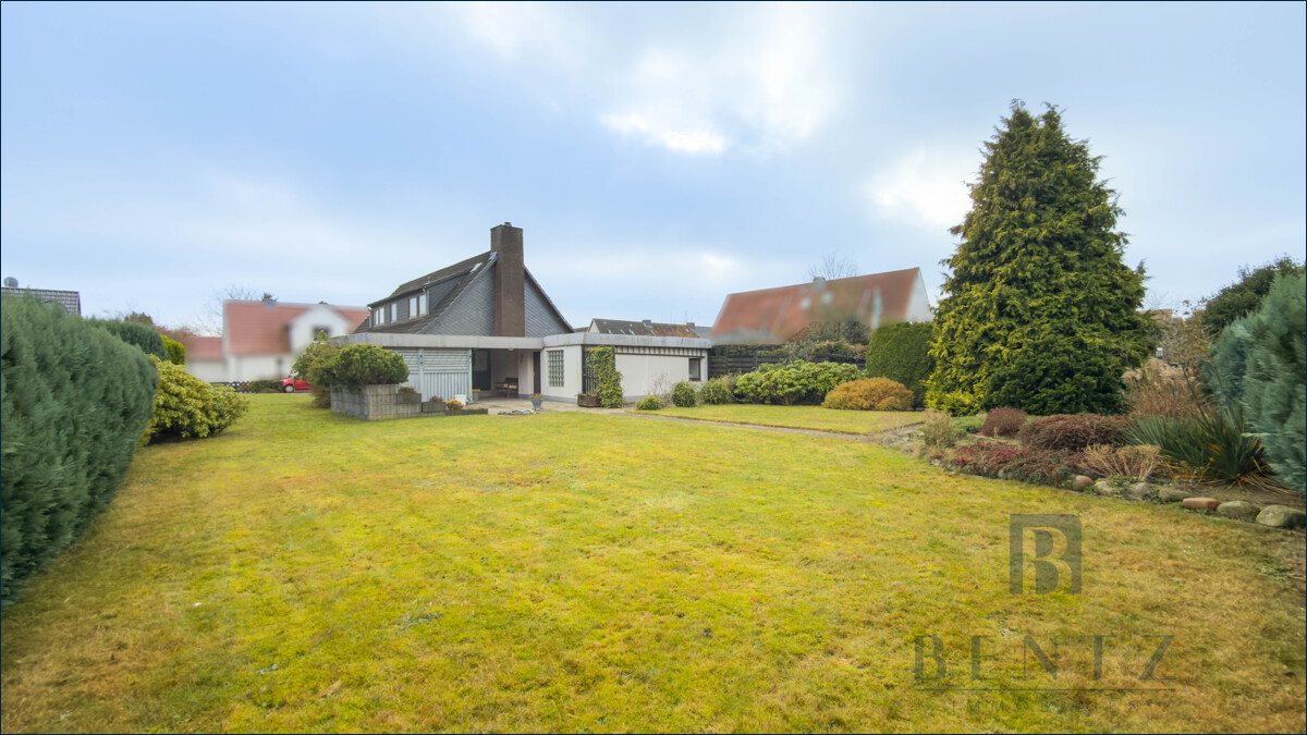 Großzügiges Grundstück