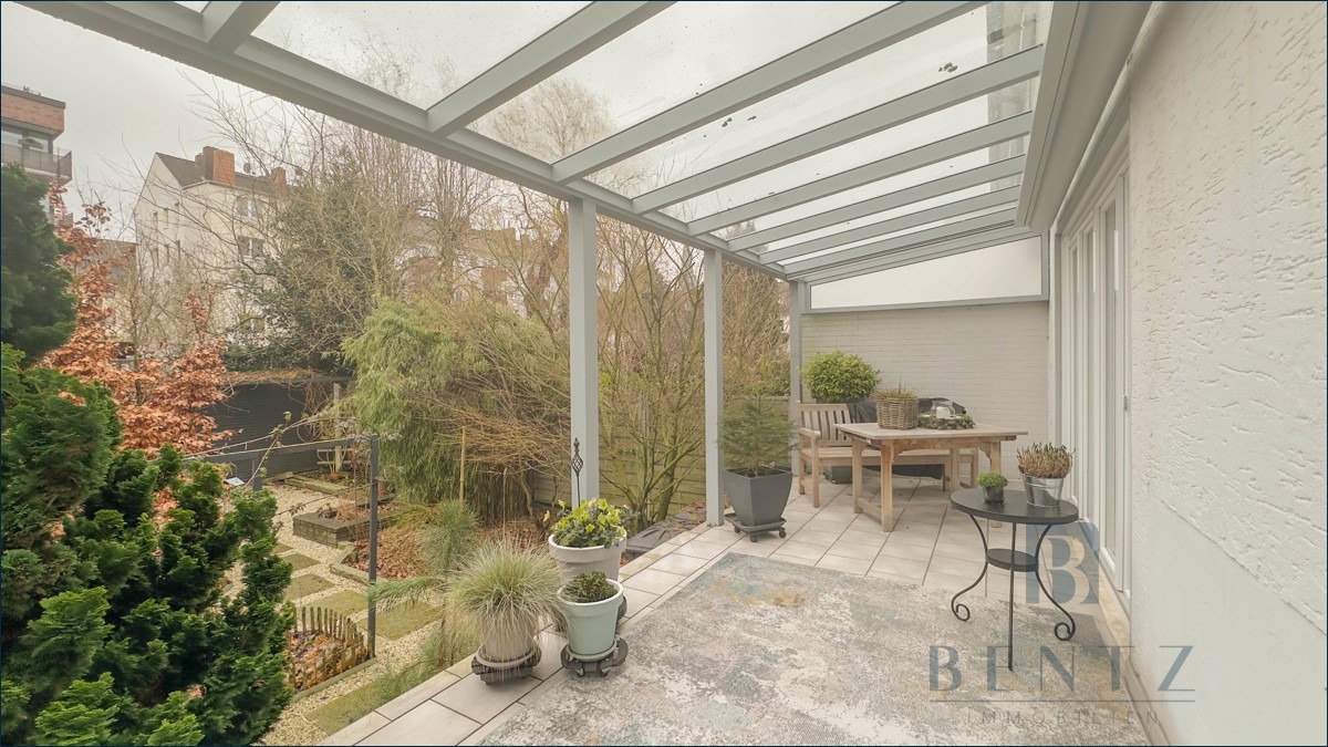 Überdachte Terrasse