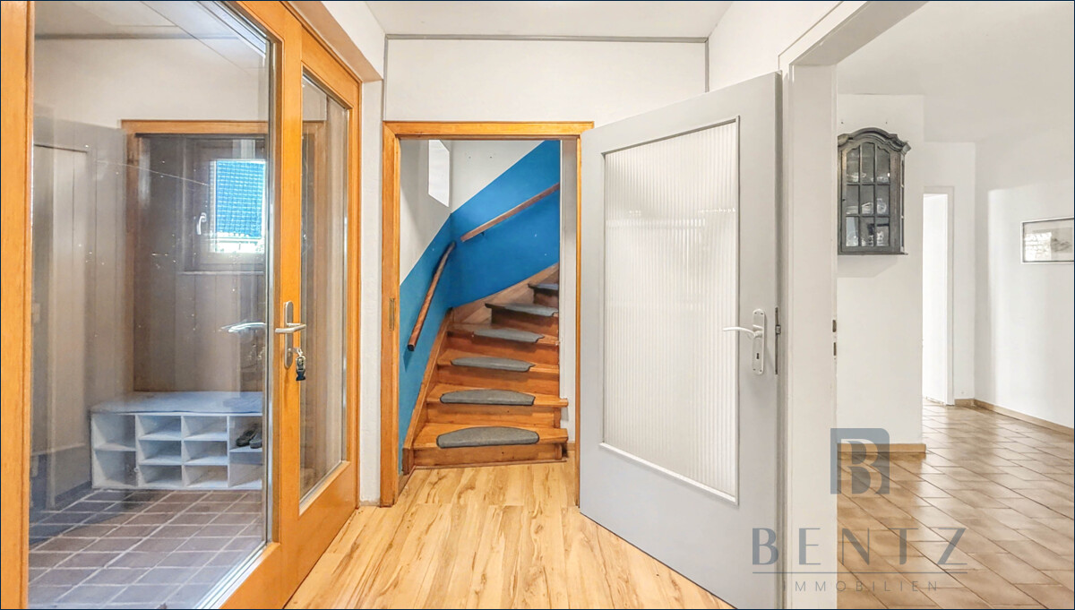 Treppe zum Obergeschoss