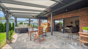 Überdachte Terrasse