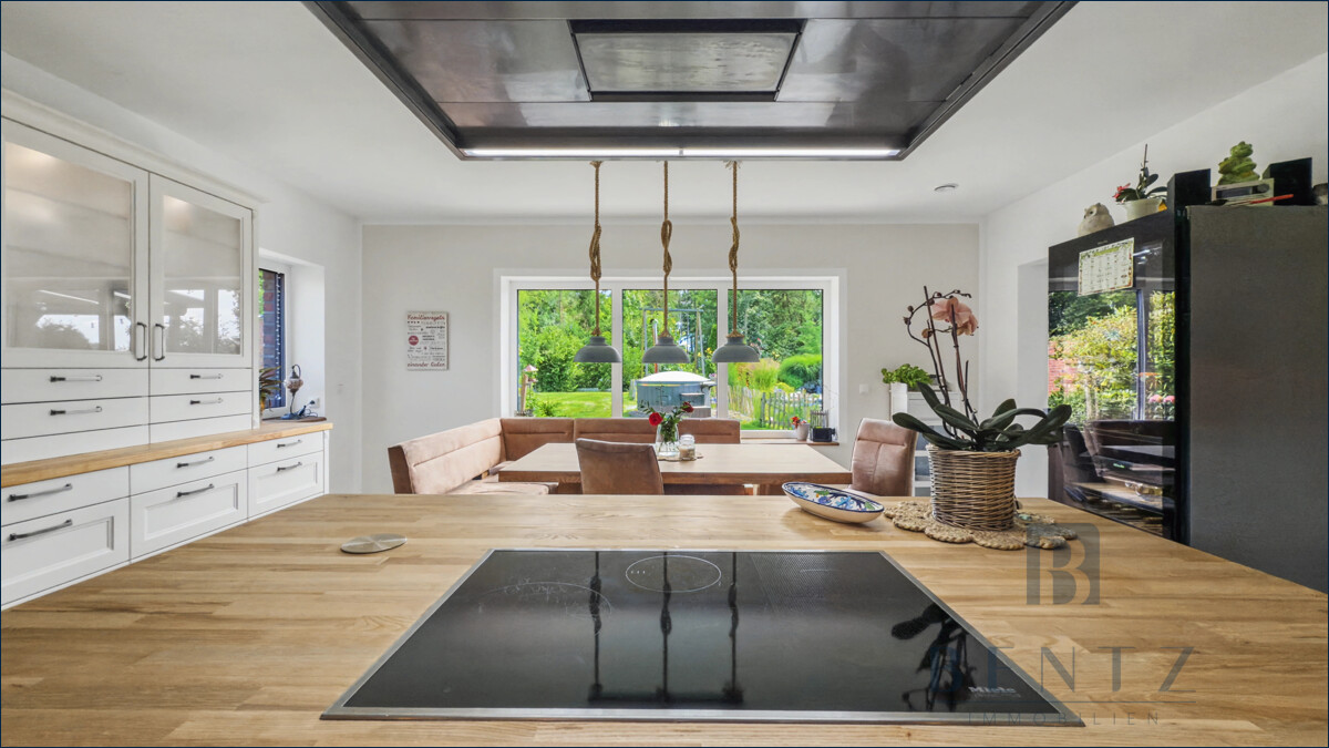 Kochinsel mit Ausblick