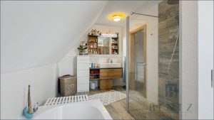 Hauptbad Dachgeschoss