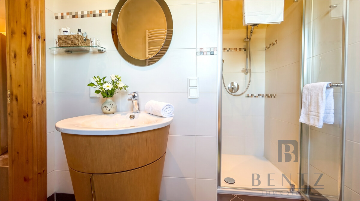 Badezimmer Erdgeschoss Hauptwohnung