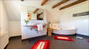 Badezimmer Dachgeschoss Hauptwohnung