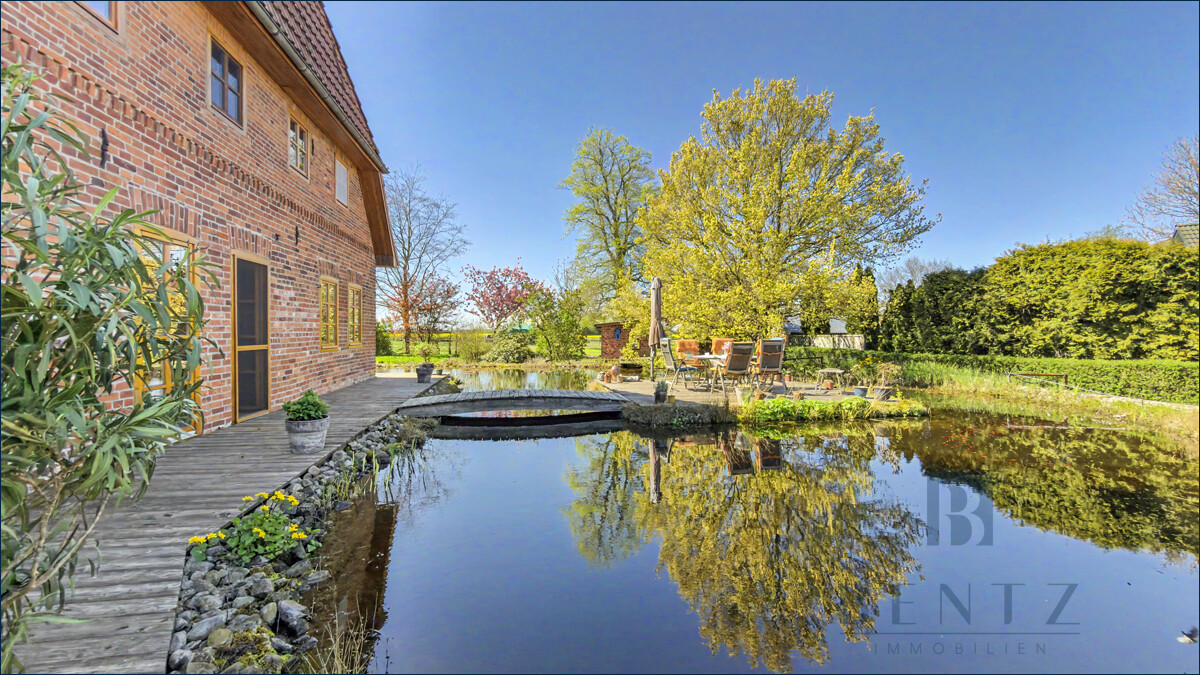Teich und Terrasse