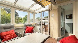 Raum mit Blick in den Garten
