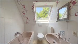 Badezimmer 1 Dachgeschoss