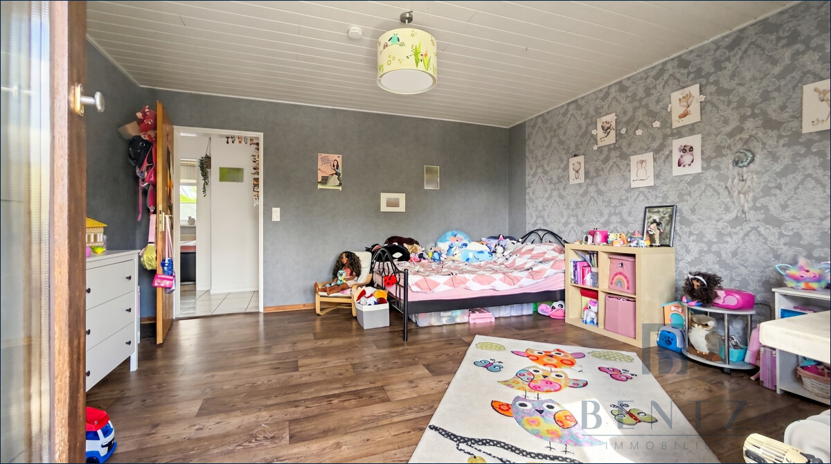 Kinderzimmer mit Balkon Dachgeschosswohnung