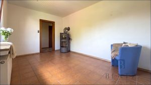 Schlafzimmer / Büro mit Kamin