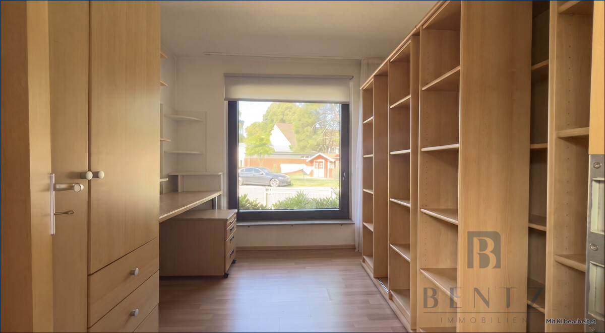 Büro EG