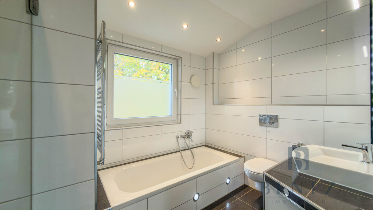 Badezimmer mit Wanne
