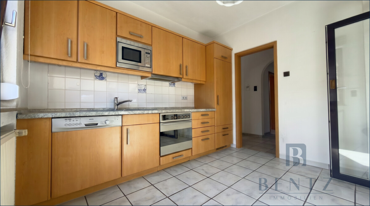 Küche mit Zugang zum Wintergarten
