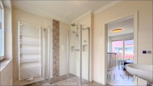 Badezimmer Dachgeschoss