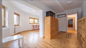 Zweiter Eingangsbereich / Arbeitszimmer o.ä. Erdgeschoss
