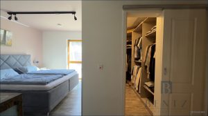Schlafzimmer mit Ankleidezimmer
