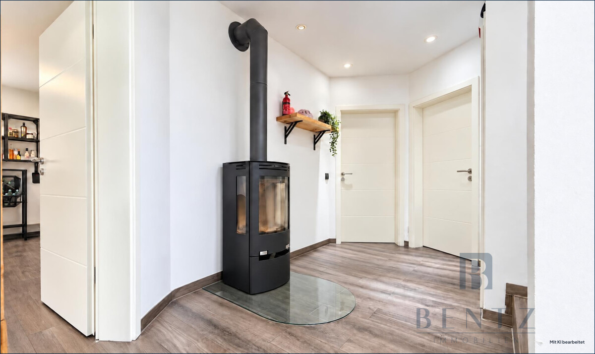Flur mit Kamin